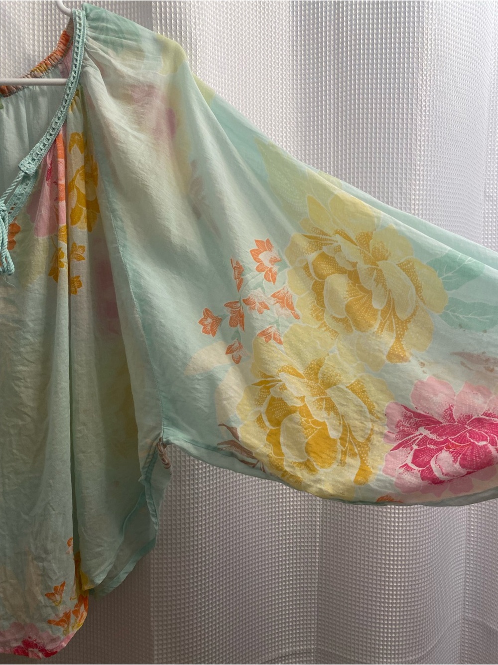 FARM Rio Pastel Floral Blouse - Picture 4 of 10